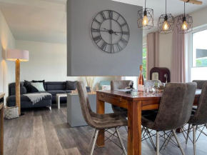 Freistehendes Ferienhaus in Heringhausen mit Garten, Terrasse und Sauna
